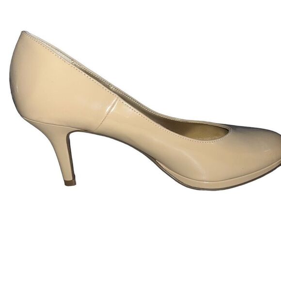 Kelly & Katie tan patent leather 8 - Picture 4 of 5